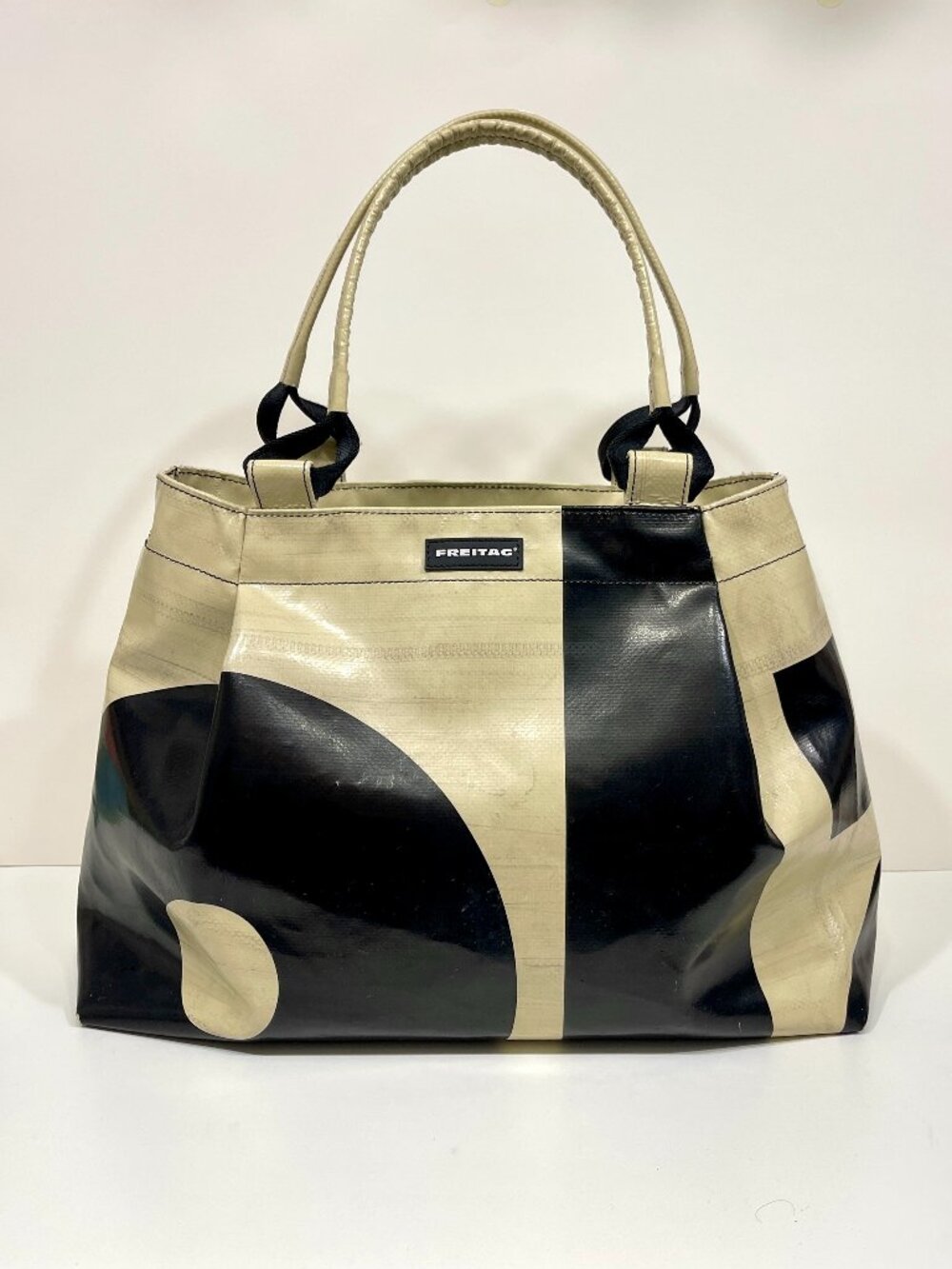 Freitag Sally Tote (Serie G5.1) – Black & Cream Recycled Truck Tarp – Crossbody